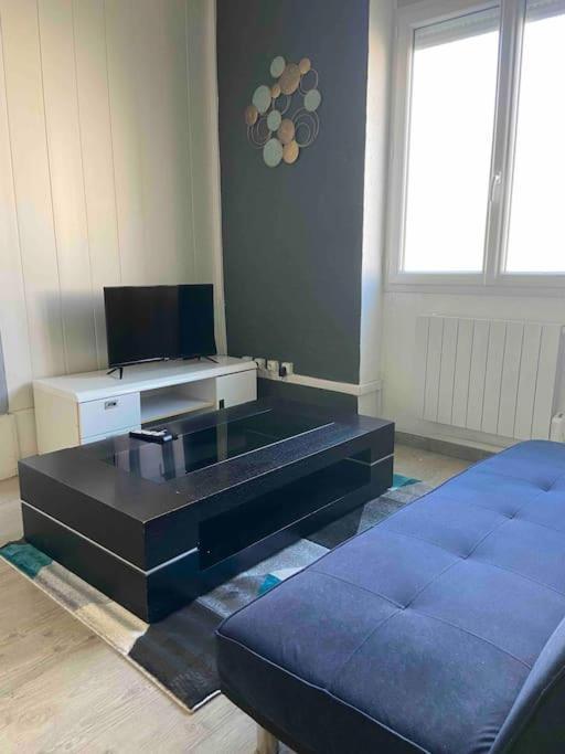 Studio Spacieux Proche Du Centre Ville Montceau-les-Mines Exteriér fotografie